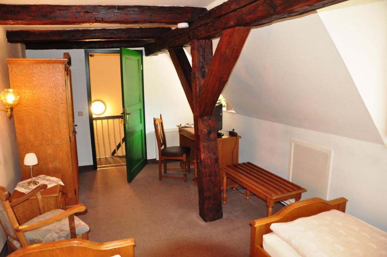 Hotel Zum Schloss Quedlinburg Exterior photo